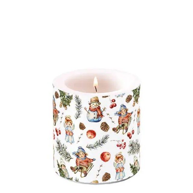 Свещ Playing outside white