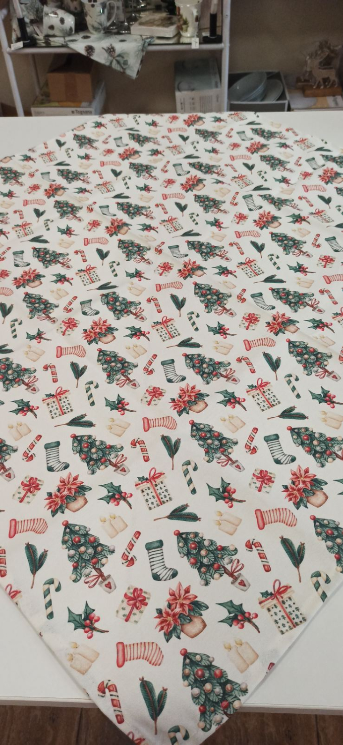 Каре за маса хидрофобиран плат десен Коледни елементи